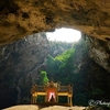 タイ・カオサムローイヨード国立公園内プラヤ―ナコーン洞窟とその周辺/Caves in Sam Roi Yot National Park, Thailand