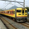 予讃線を走る113系電車