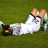 左腕を骨折しているのにサッカーの試合に出されて悶絶した話