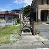 住宅街の道沿いにまつられる庚申塔　福岡県北九州市八幡西区市瀬