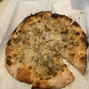 コネチカット州New HavenのFrank Pepe Pizzeria Napoletanaは、全米10位以内らしいが