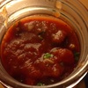 チポトレチリの漬け汁を利用して：トマトサルサ、黒豆の野菜入りリフライドビーンズ