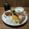 【シュシュカフェ】間借り営業するカフェのプレートランチが可愛くて美味しい。スイーツも種類豊富に揃って間借りのレベルを超えている(呉市中通)