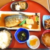 ２人で日替わり定食を食べに行きました‥