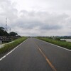 遠賀川の土手沿いの道を通り、