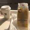 朝セブンで、こだわりたまごのサンドとホットコーヒーＲ。たまごたっぷりで、美味しい！ (@ セブンイレブン 池袋北口平和通り店 - @711sej in 豊島区, 東京都) 