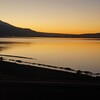諏訪湖の夜明け