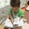 絵本の読み聞かせは産後いつから始めた？お気に入りの絵本と子供の変化を先輩ママパパ10人に聞いてみた