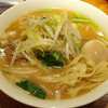 すずらん(渋谷)味噌中華そば・ひもかわ麺