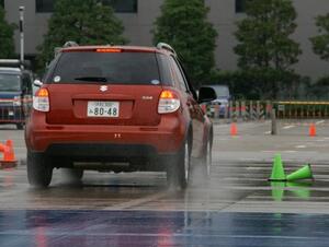 【イベントレポート】『母と子の楽ラク運転講習会〜お父さんもご一緒に〜』　いざという時のために・・・親子で学ぶドライブレッスン、開催！