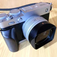 Ｘ－Ｅ５に木製カメラグリップを装着【SIUTATDSH】 