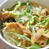 【宮城県・登米の郷土料理】ふんわり優しい味わい「油麩丼」