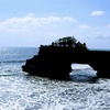 インドネシア旅行記【バリ編】 Tanah Lot Temple 海に浮かぶタナロット寺院へ こちらもおすすめ💛 岩穴が印象的なバトゥ・ボロン寺院 Batu Bolong Temple