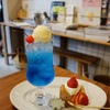 Little Village Cafe（リトルビレッジカフェ）で、クリームソーダと苺のチーズケーキ@山手