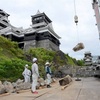 崩落した石材 回収始まる　熊本城の石門周辺、11月まで