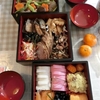 お正月のご馳走とうさぎさんのリラクゼーションタイム
