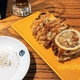 大阪餃子通信：「あわくれ」のレモン餃子とクラフトビール【大阪 東梅田】