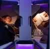 エコノミーに二段ベッド？長距離フライトの眠りをめぐる航空業界の新提案