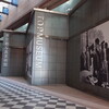 本橋成一とロベール・ドアノーの「交差する物語」の「風景論以後」には「何が見える？」な8月の東京都写真美術館。