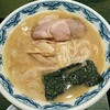 博多麺房赤のれんでラーメンをいただく