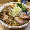 【今週のラーメン４０８８】 くじら食堂 bazar 三鷹店 （東京・ＪＲ三鷹） 特製生姜醤油 ＋ サッポロラガービール赤星 中瓶　〜鶏エキスのじっとりさに醤油の円やかさ！生姜の刺激が更に高める旨さ怒涛の笠岡式！