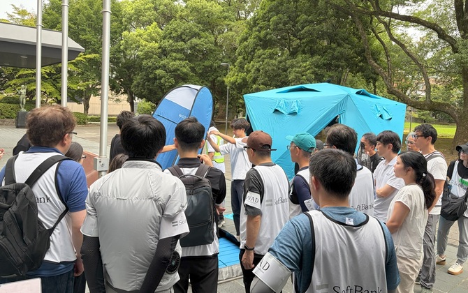 WOTAと連携し、熊本地震による断水地域のシャワー・手洗いを支援。ソフトバンクの公募社員も現地へ