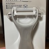 あのピーラーがダメだったので、デコホームでピーラーと食材用のハサミを買った夫。