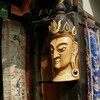 チベットの木彫りの像