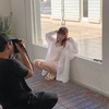 橋本環奈、グラビア撮影のオフショットにファン大興奮「可愛すぎて画面割れる」