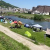 ゴールデンウイークの河川敷