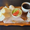 小岩・喫茶 白鳥で、サンドイッチ・サラダ・ゆで卵・コーヒーで550円モーニング