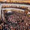BLACKPINK リサ、母国タイでサイン会を開催！1万人以上のファンが駆け付け大盛況。
