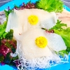 生するめいかの刺身が見事　ゲソ付きなのでどう食べる？
