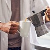 コーヒー摂取の「時間帯を限定」で早死にリスク低減　25年発表の研究