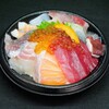 【魚正】人気なのは納得！1000円以下なのにネタの種類が豊富すぎる海鮮丼(西区己斐本町)