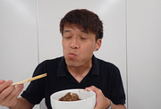 各国の美味しい料理をあつあつのご飯にのせて丼にして食べる【PR】