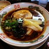 【今週のラーメン５７４】 金久右衛門 本店 （大阪・深江橋） ピリ辛白菜ラーメン（濃口）　太麺