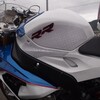 【カスタム】S1000RRに「ストンプグリップタンクパッド」を装着したのでレビューします！