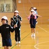 ２年生：短なわ大会③　あや跳び、交差とび、セカンドチャレンジ。