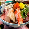 海鮮丼を胃が破裂するまで堪能したいなら、原宿「仲や」の扉を叩け