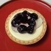 白やのブルーベリーチーズケーキ