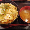 やっぱりゲームの前の日は、勝利を願ってカツ丼（勝丼）で。コモグラ食堂さんのカツ丼600円