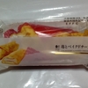 【似非グルメの甘味礼讃 ５９４品目】ローソンの『苺とベイクドチーズのクレープ』を食べてみた！