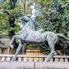 ２０２６年午年の開運オススメの東京都江東区の富岡八幡宮さんの御神馬像