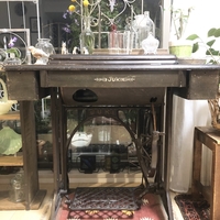 『我が家のインテリアの一つ、アンティークミシン♪』ＪＵＫＩのミシンと歴史とＳＩＮＧＥＲのアンティークミシン♪