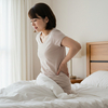 寝起きに腰が痛む人が急増中。その理由とは？