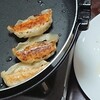 餃子の王将生餃子は我が家これで焼く！！安売りを狙って冷凍も☆