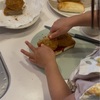 急にインドアになった娘3歳と料理をすることが増えた
