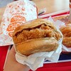 全米が熱狂！チキンサンドイッチを食べ比べ！