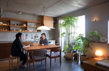 建築家夫妻のフルリノベ自邸｜3LDK→おしゃれワンルーム！コストカットの秘訣はドア？！